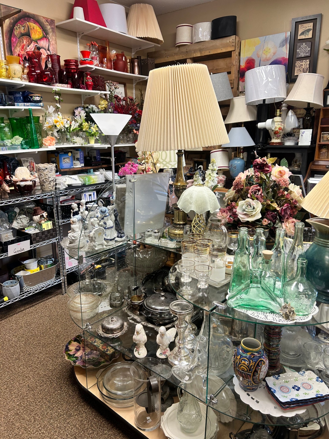 Decor at Second Chance Carlyle